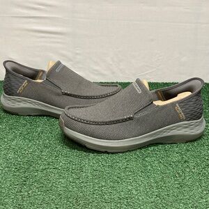 Skechers Men's Charcoal Slip-On sneakers size 11 (OKPM-12-045)